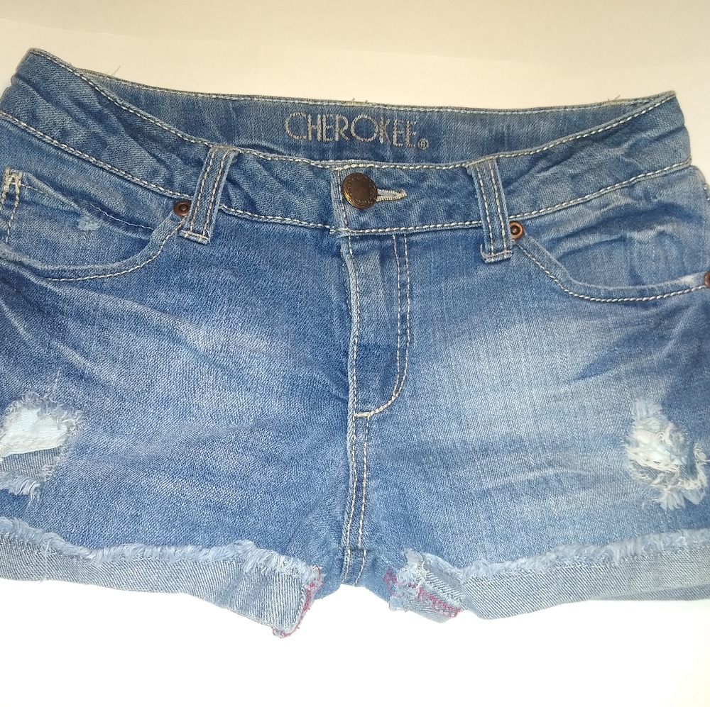 Light low waisted jean shorts